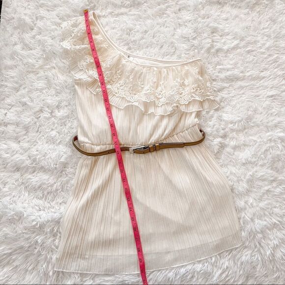 Studio Y Ivory One-Shoulder Floral  Lace Blouse w/Detachable Belt; SZ M; BNWT - Picture 7 of 13